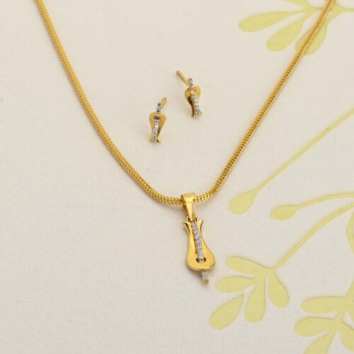 Stylish Gold Pendant Set
