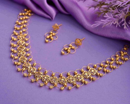 Sleek Gold Necklace Set