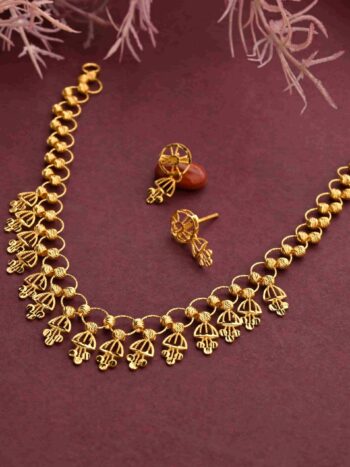 Sleek Gold Necklace Set