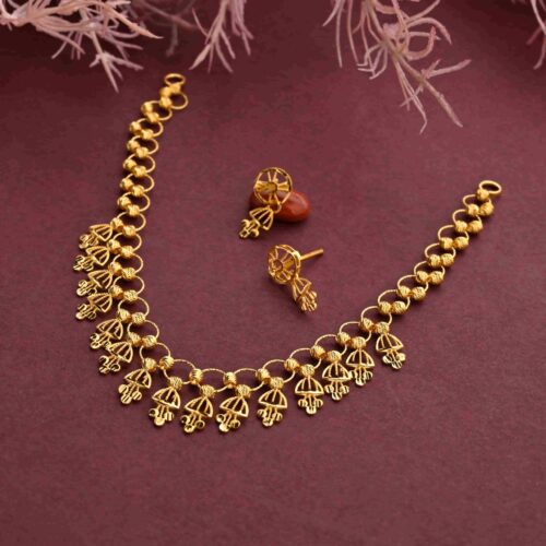 Sleek Gold Necklace Set