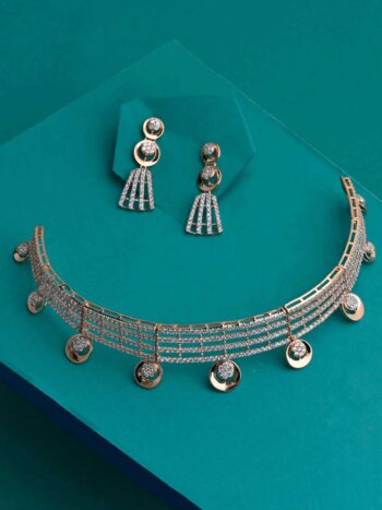 Graceful Gold Necklace Set