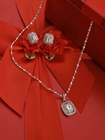 Function Wear Silver Pendant Set